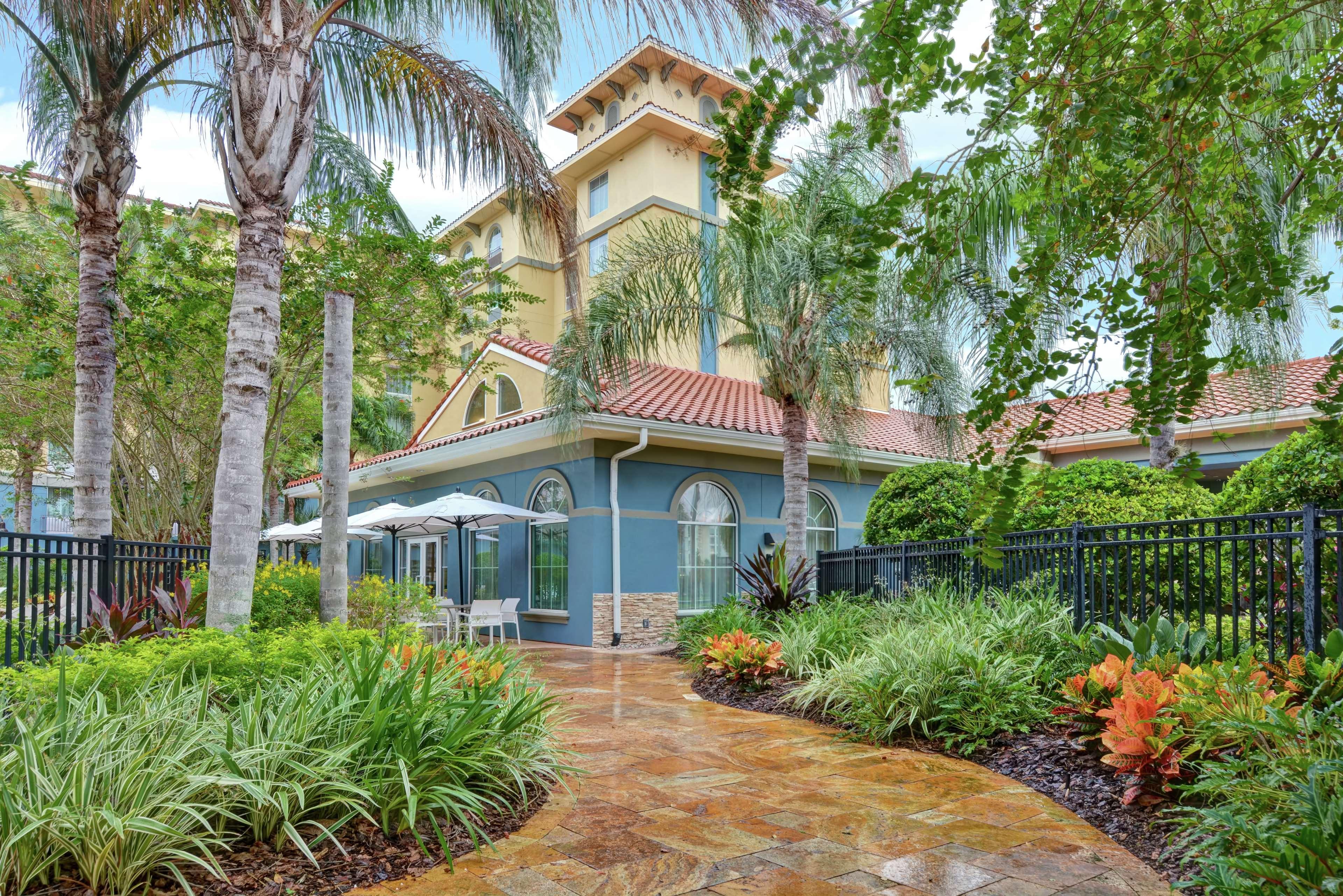 Hilton Garden Inn Orlando Lake Buena Vista Exterior photo