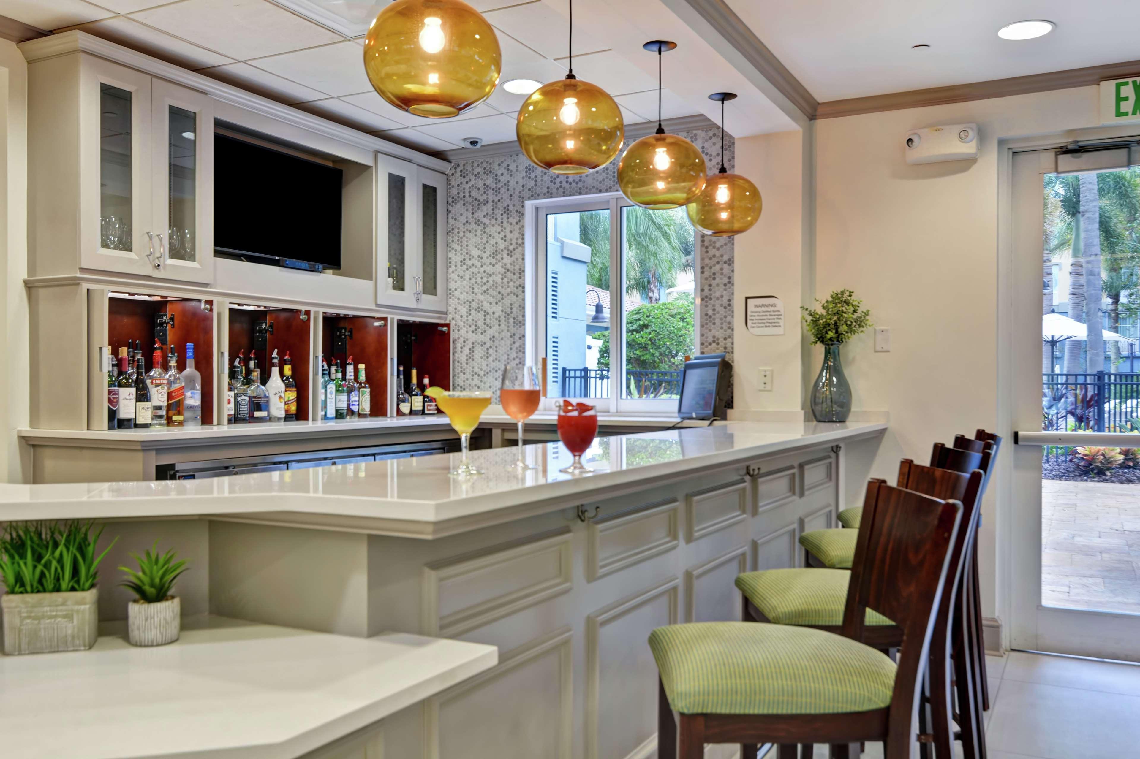 Hilton Garden Inn Orlando Lake Buena Vista Exterior photo