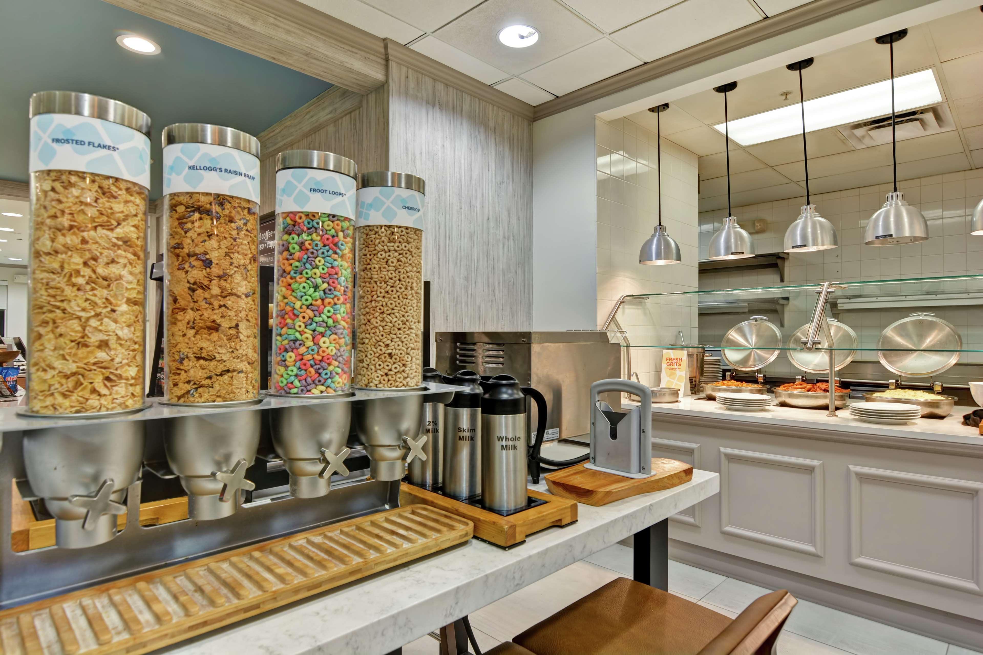 Hilton Garden Inn Orlando Lake Buena Vista Exterior photo