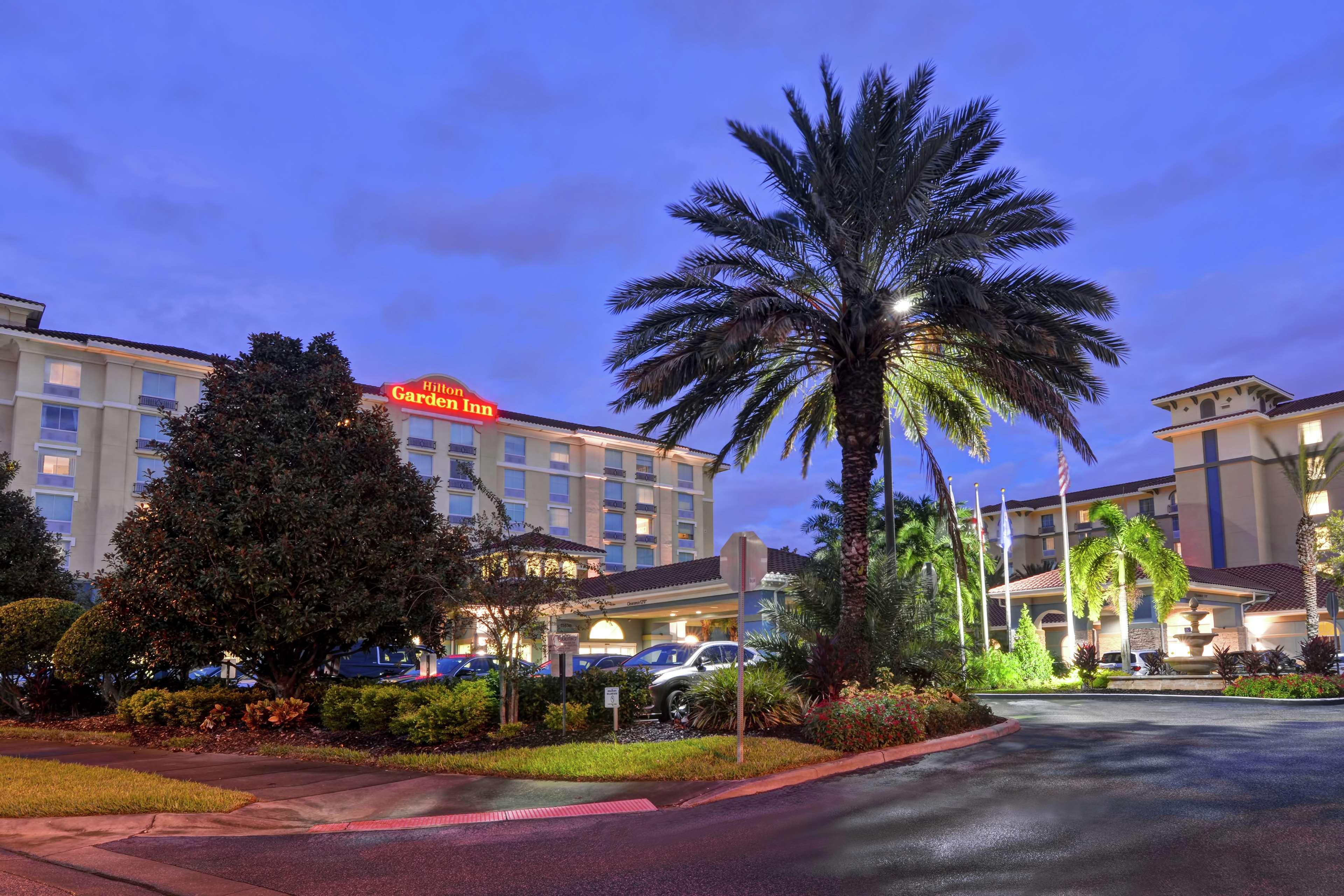 Hilton Garden Inn Orlando Lake Buena Vista Exterior photo