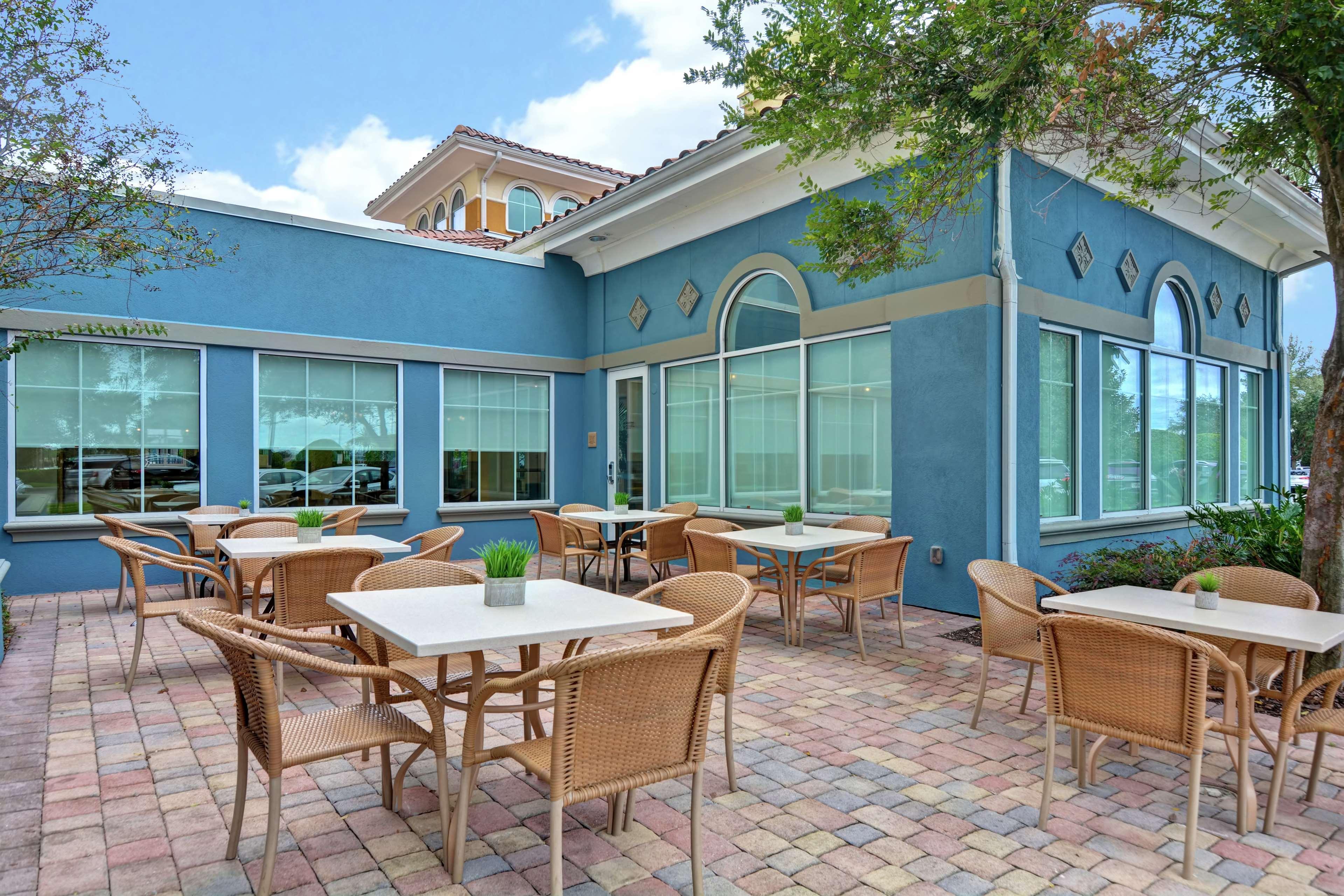 Hilton Garden Inn Orlando Lake Buena Vista Exterior photo