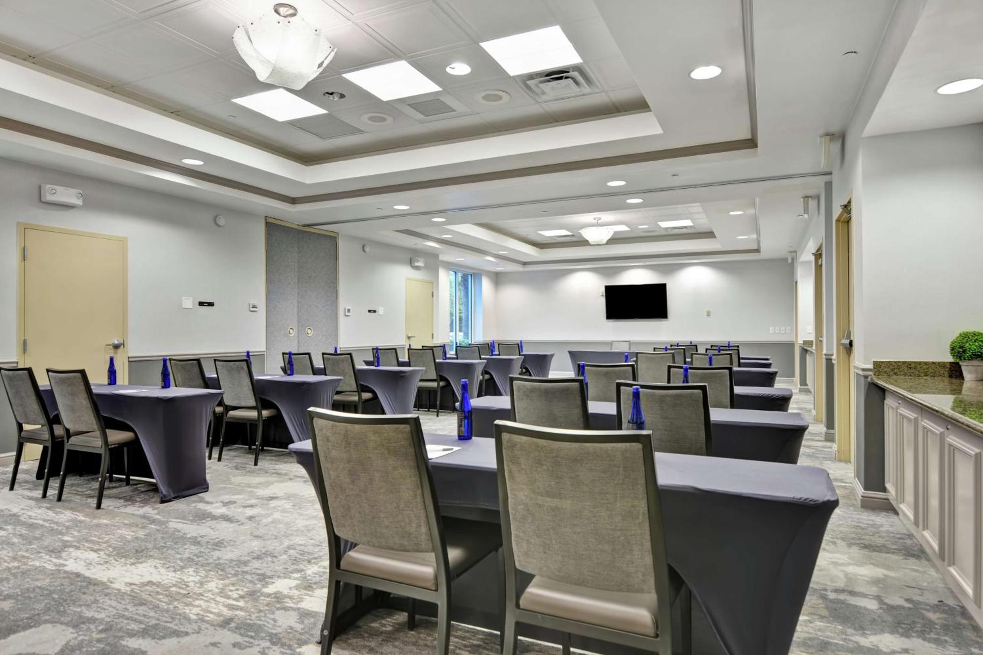 Hilton Garden Inn Orlando Lake Buena Vista Exterior photo