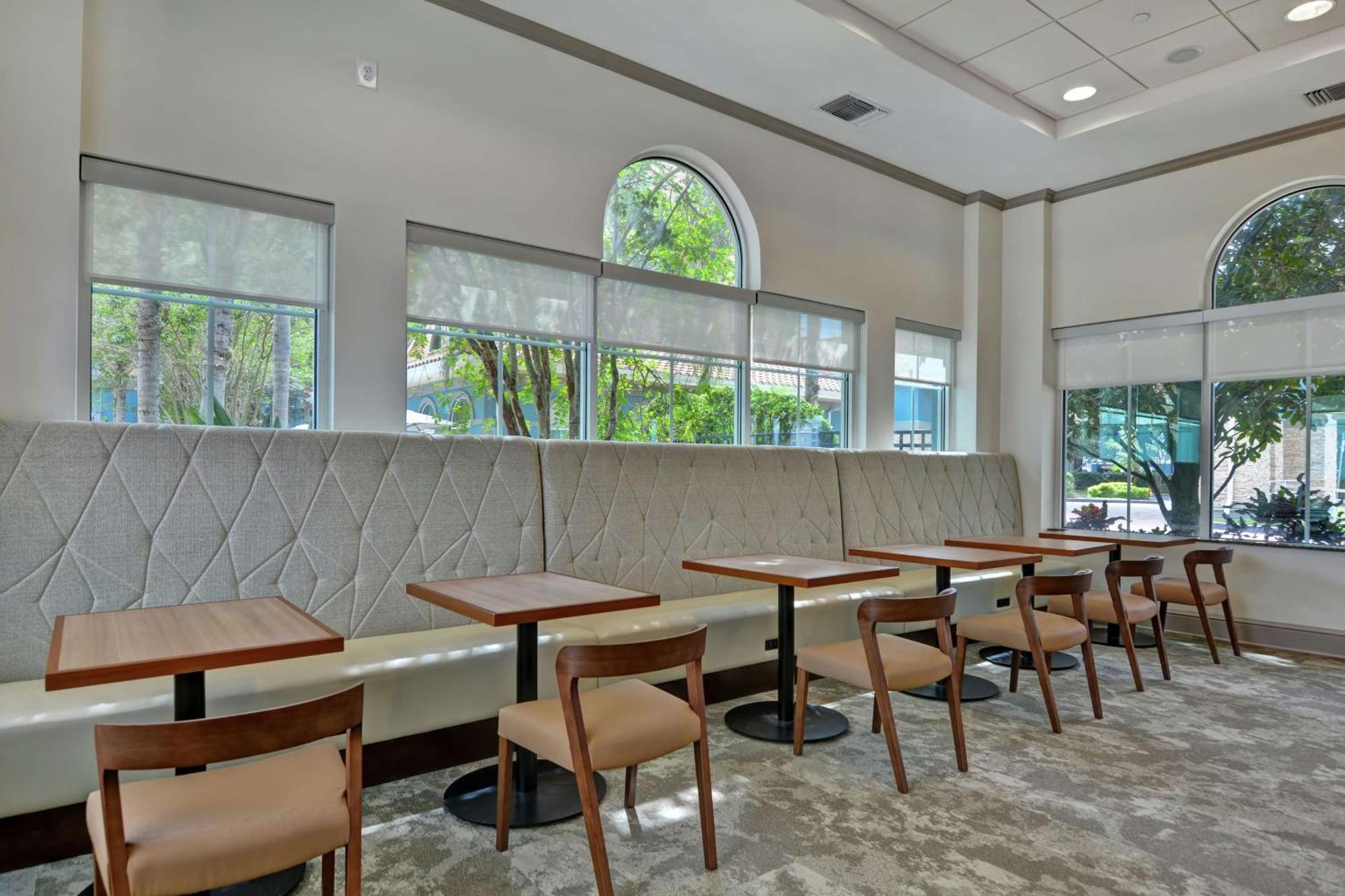 Hilton Garden Inn Orlando Lake Buena Vista Exterior photo