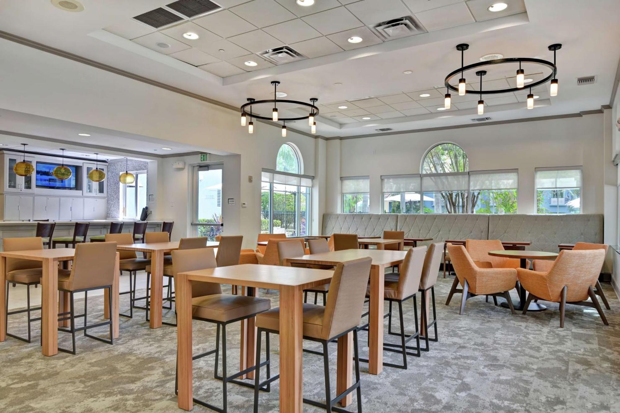 Hilton Garden Inn Orlando Lake Buena Vista Exterior photo