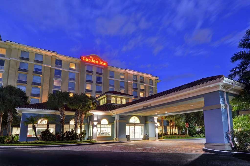 Hilton Garden Inn Orlando Lake Buena Vista Exterior photo